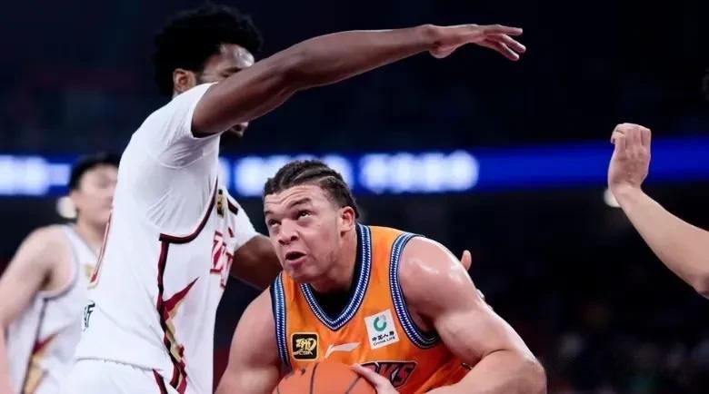 包含数据秀场：李明全场贡献28分、8篮板、5助攻，全面爆发！的词条